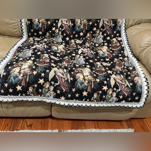 Xmas theme decorative throw/runner - Picture 3 of 3